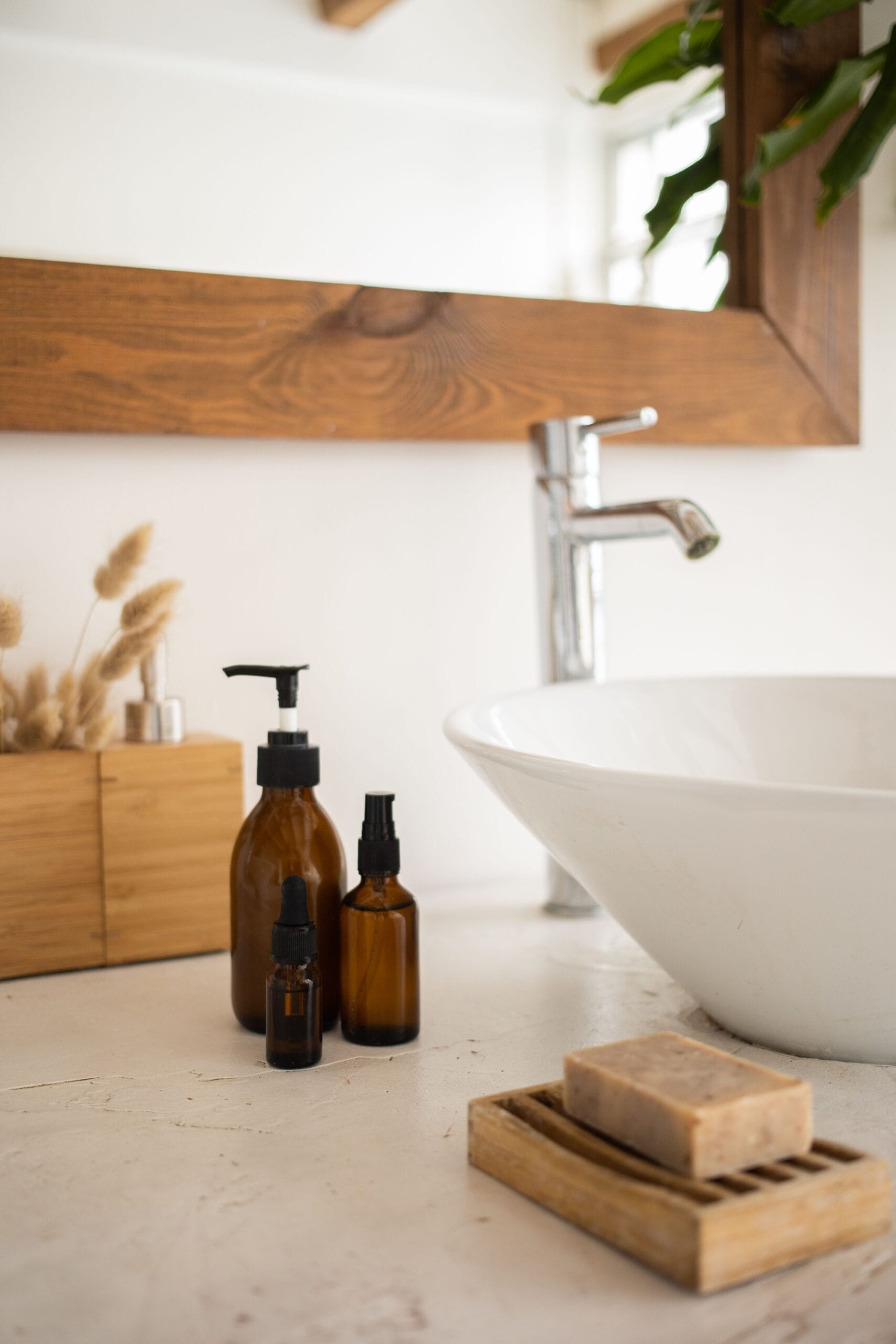 Skin cycling routine for sensitive skin with simple skincare products